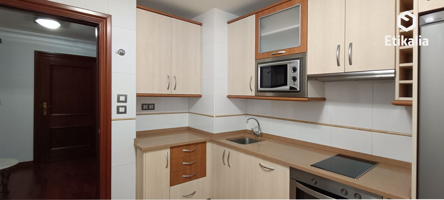 Cocina de Piso de alquiler en Erandio con Calefacción