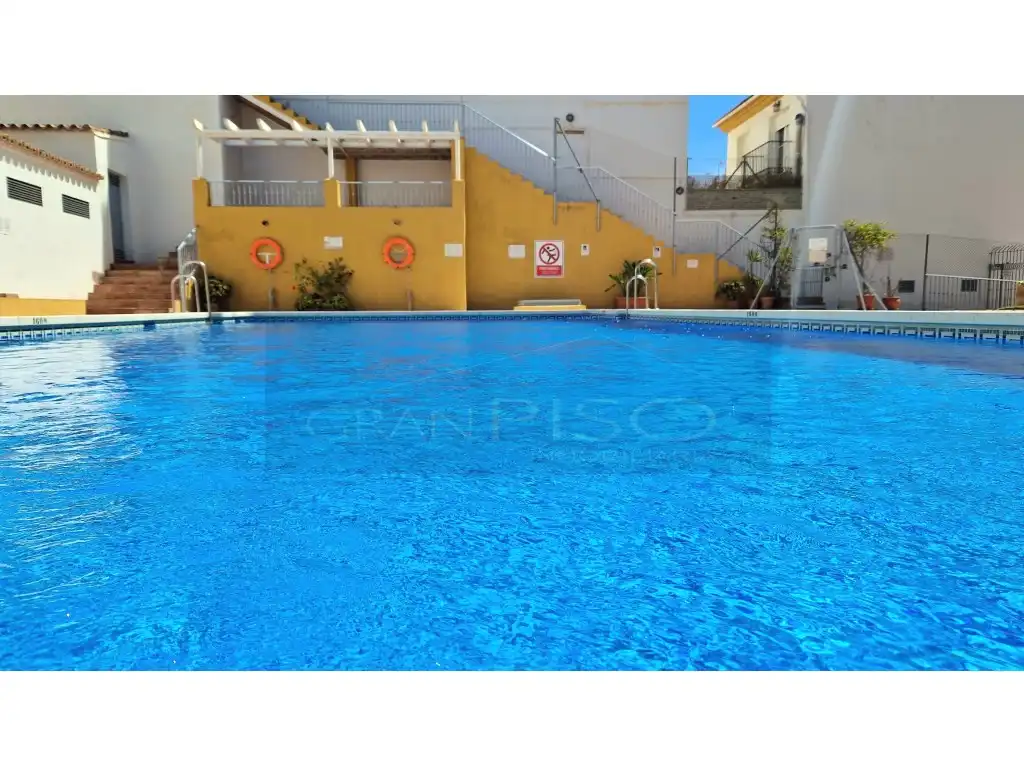 Piscina de Àtic en venda en Manilva amb Aire condicionat, Terrassa i Moblat