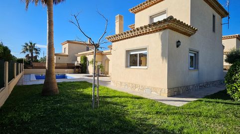 Bonito chalet con piscina y licencia turística a solo 1,5 km del mar en LAmetlla de Mar