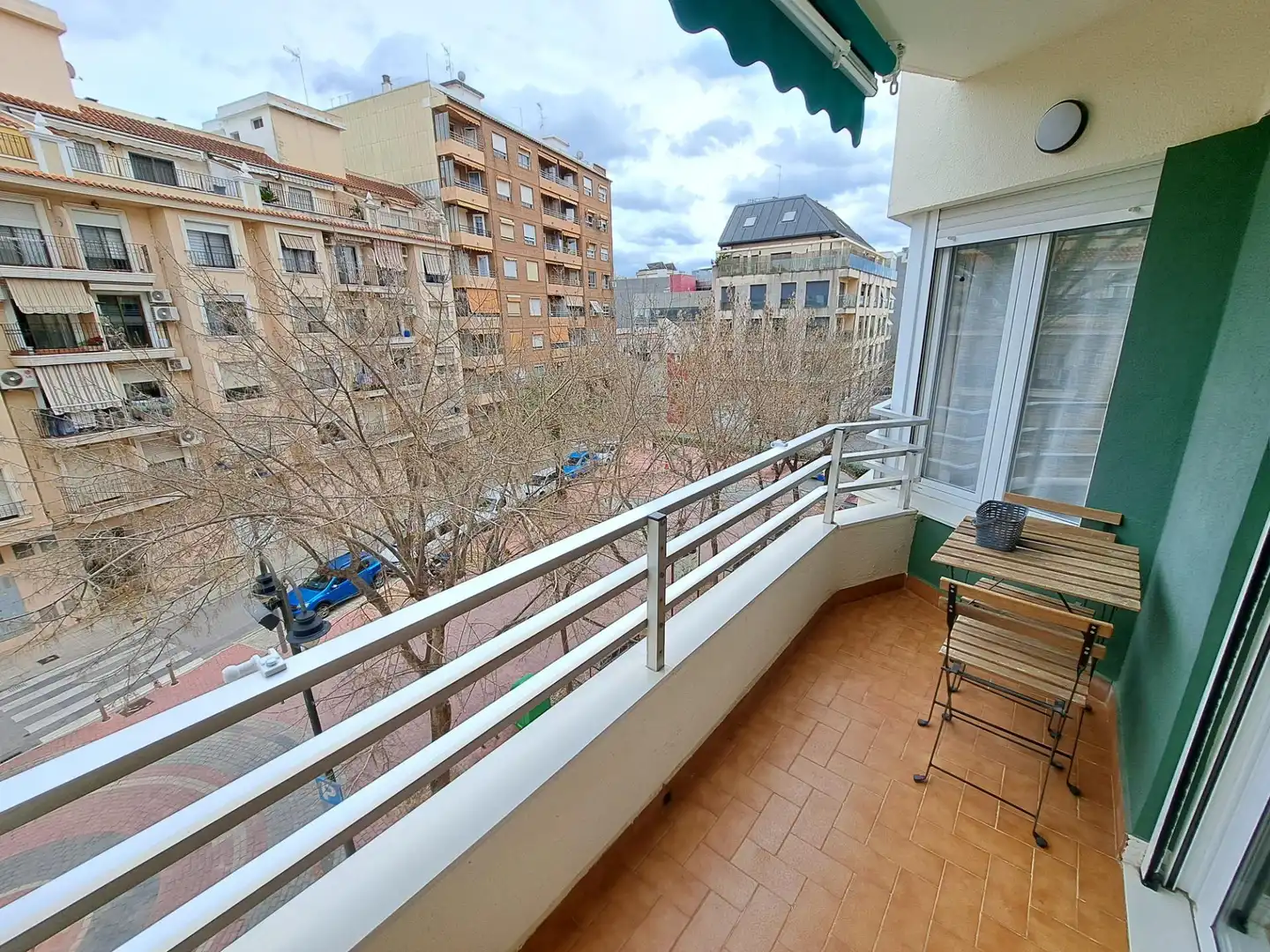Vista exterior de Pis en venda en Alzira amb Aire condicionat, Parquet i Balcó