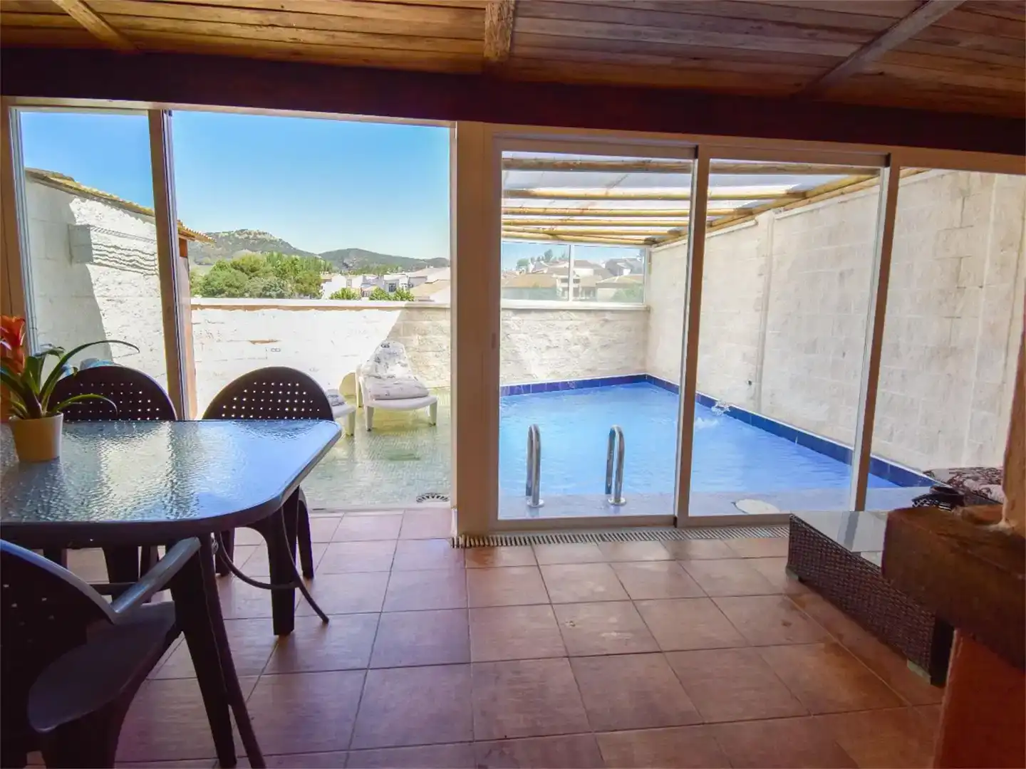 Piscina de Casa adosada en venda en Arriate amb Aire condicionat, Piscina i Moblat