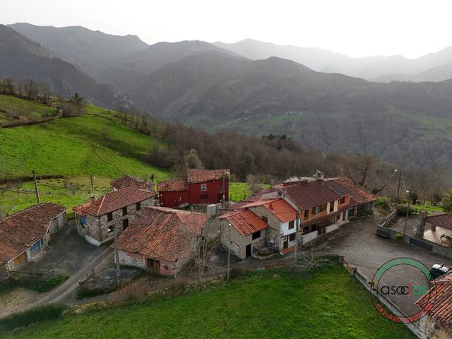 Casa-chalet en Venta en Pico, El - Montes de Sebares - El Picu, 18 en Parres