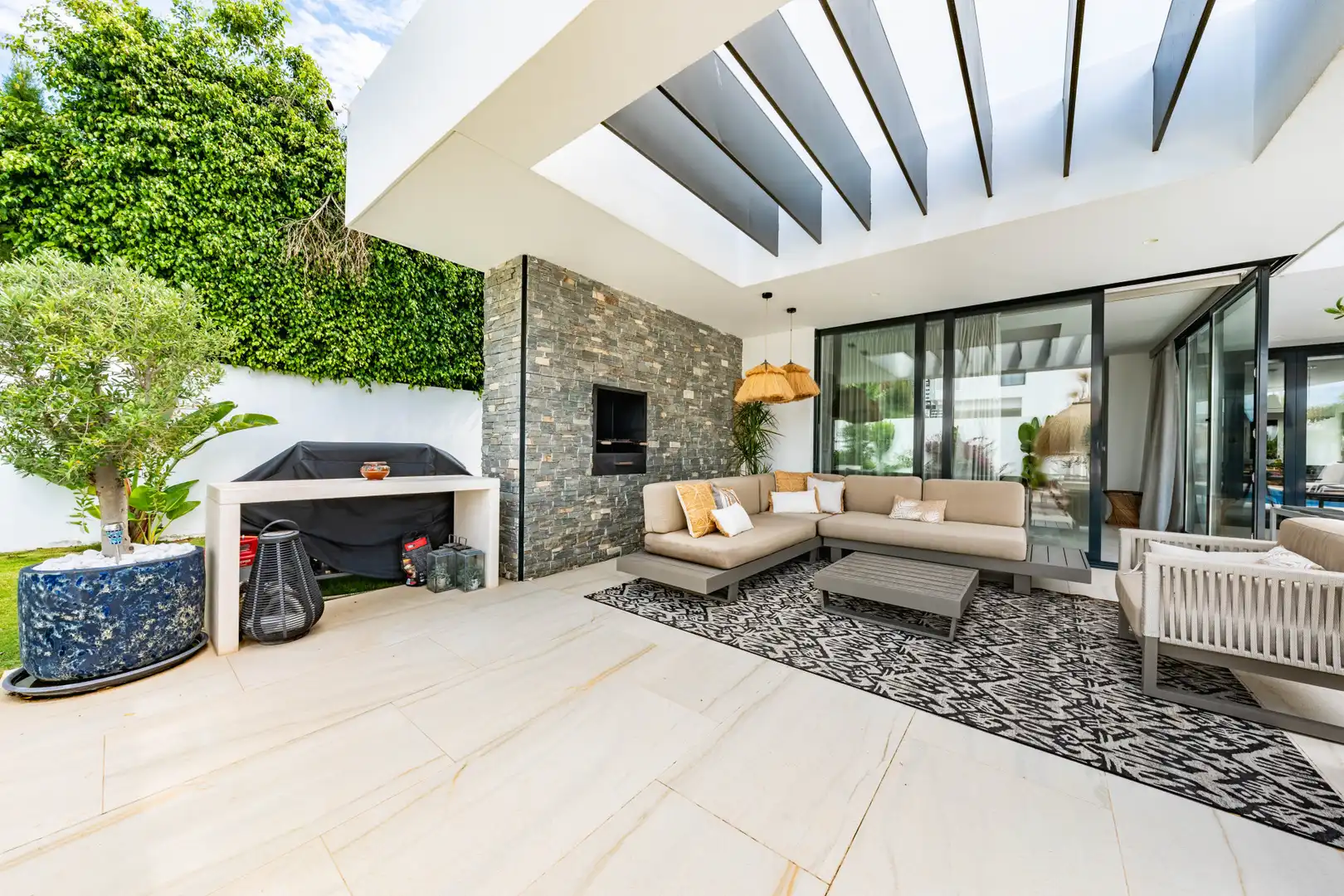 Houses for rent in JOSE ECHEGARAY-L VISTA PL, 158, Nueva Alcántara