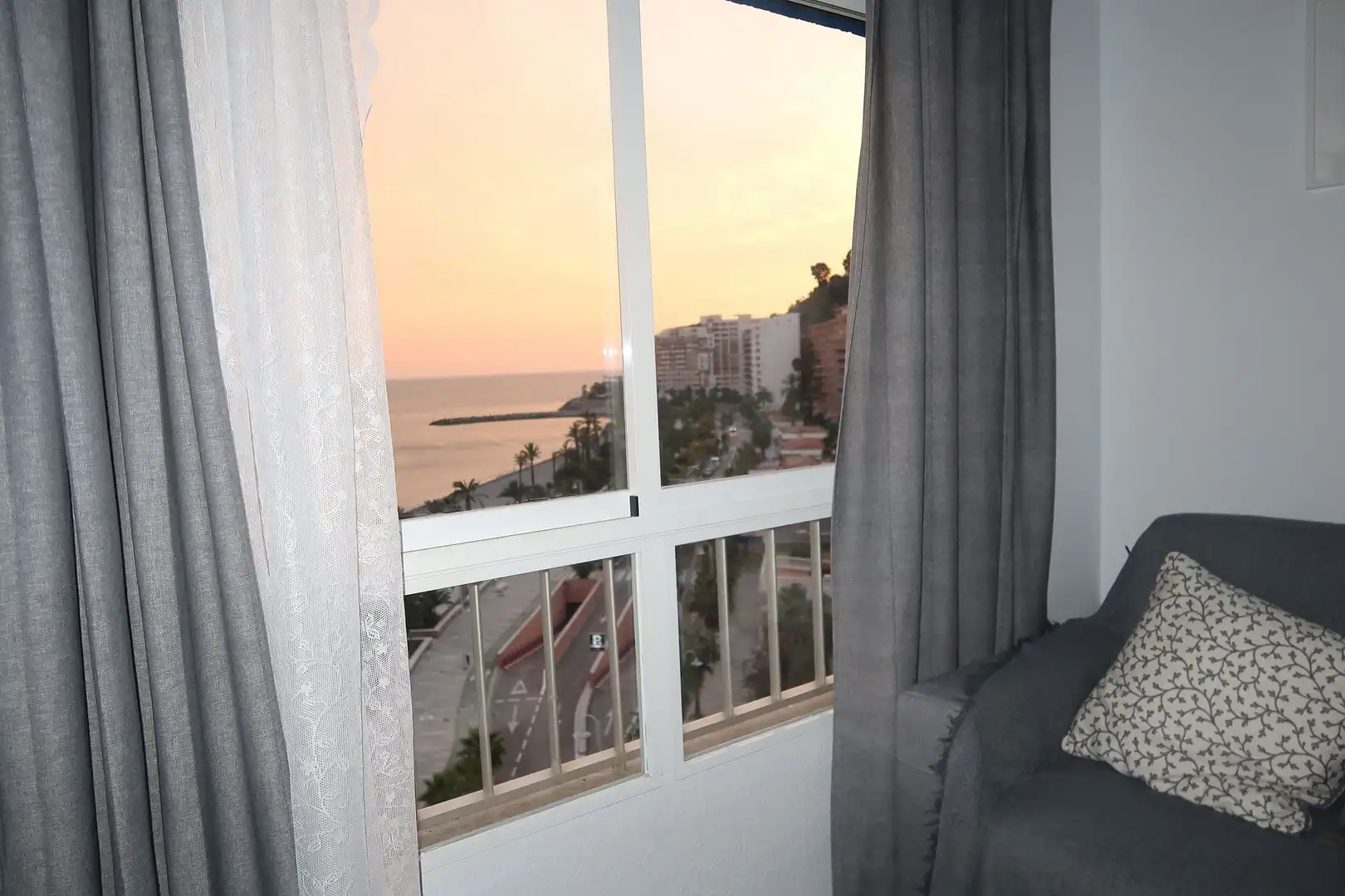 Bedroom of Apartments for rent in Almuñécar  with Furnished, Oven and Washing machine
