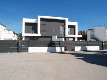 House with pool for sale in Requesens