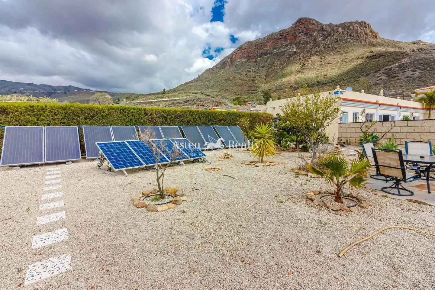 Vista exterior de Casa o xalet en venda en Arona amb Aire condicionat, Terrassa i Piscina
