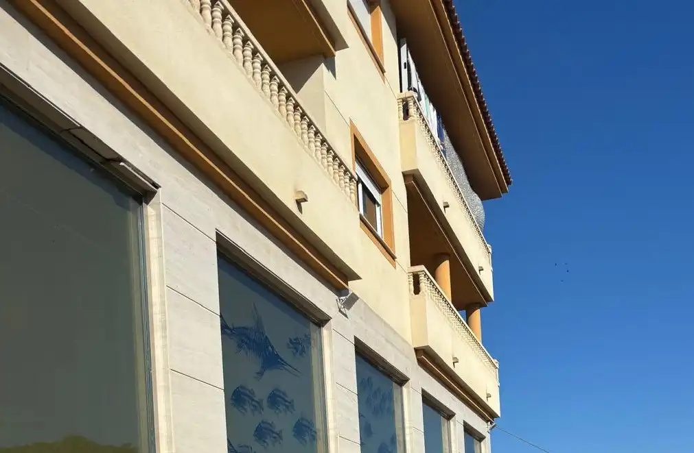 Außenansicht von Geschaftsraum zum Verkauf in Águilas mit Klimaanlage, Terrasse und Möbliert