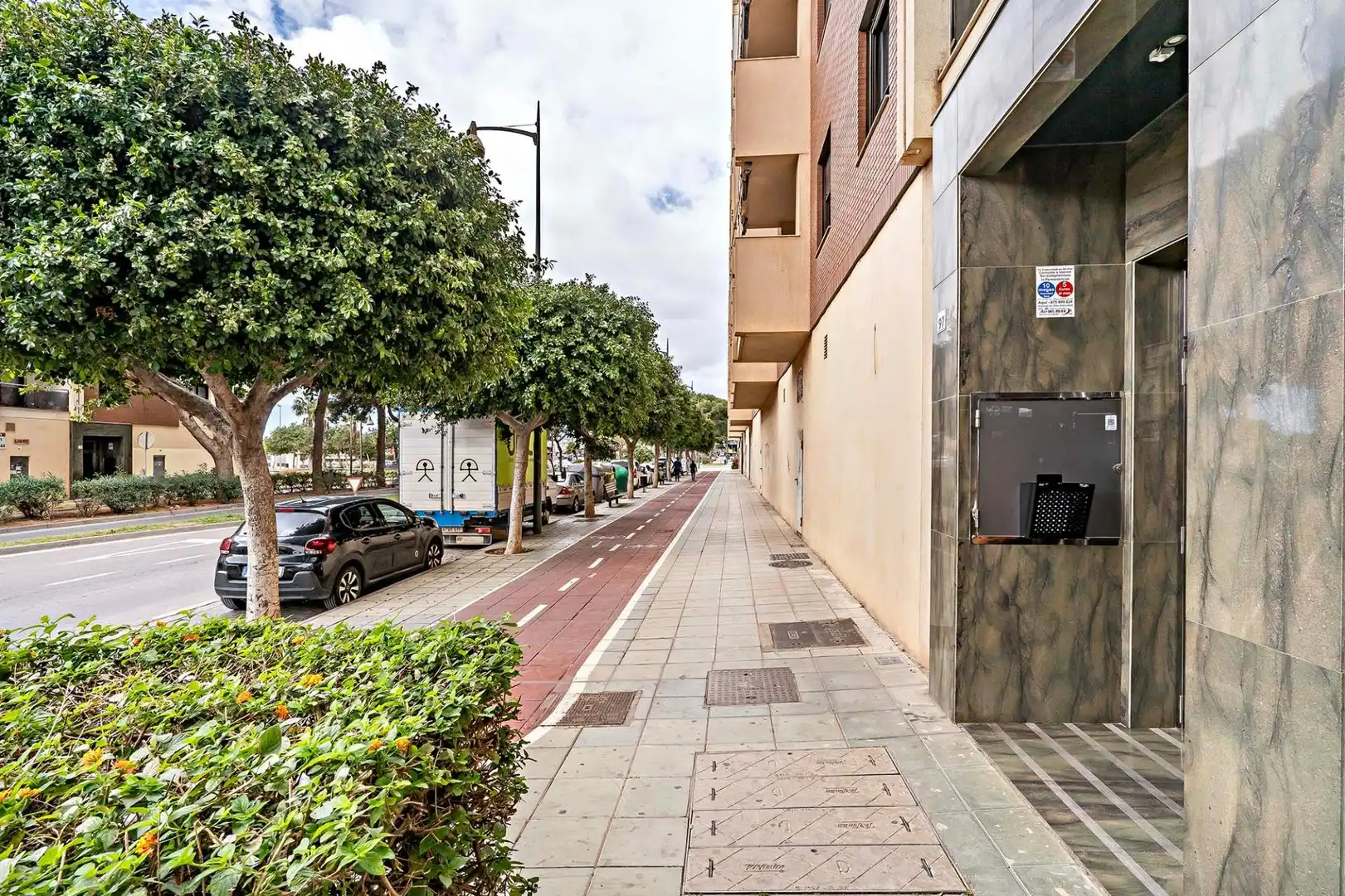 Vista exterior de Pis en venda en El Ejido amb Aire condicionat, Terrassa i Moblat