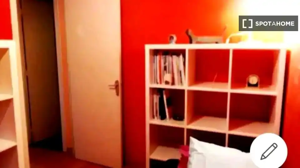 Habitación en Almeda - El Corte Inglés