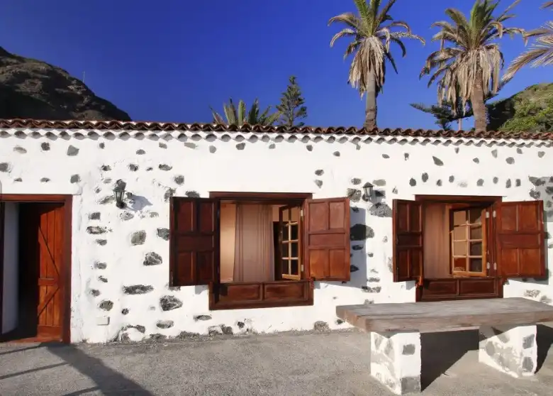 Vista exterior de Casa o xalet en venda en Icod de los Vinos amb Jardí privat i Terrassa