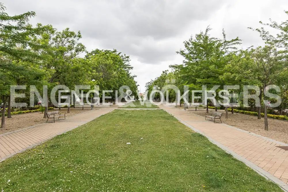 Piso de alquiler en Madrid con Aire acondicionado, Calefacción y Jardín privado