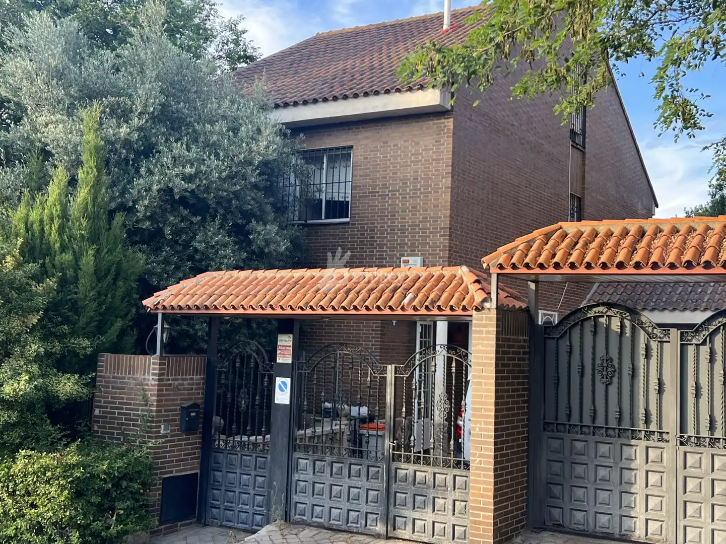 Vista exterior de Casa adosada en venda en Rivas-Vaciamadrid amb Calefacció, Jardí privat i Piscina