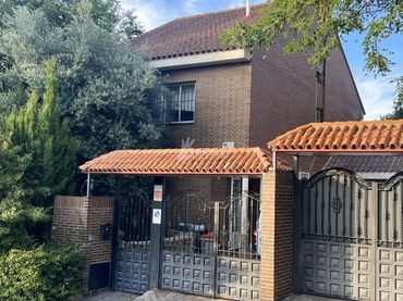 Maison jumelée avec piscine à vendre à  Urbanizaciones