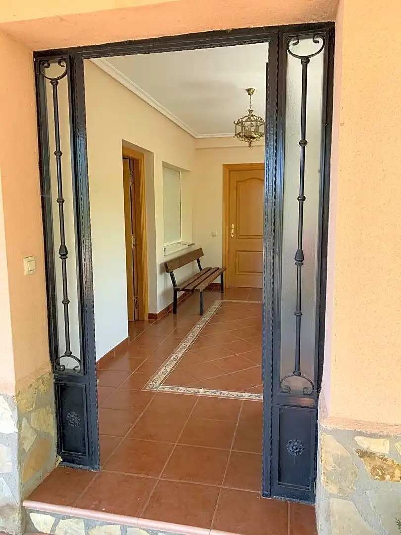 Casa o xalet en venda en  Logroño amb Calefacció, Parquet i Terrassa