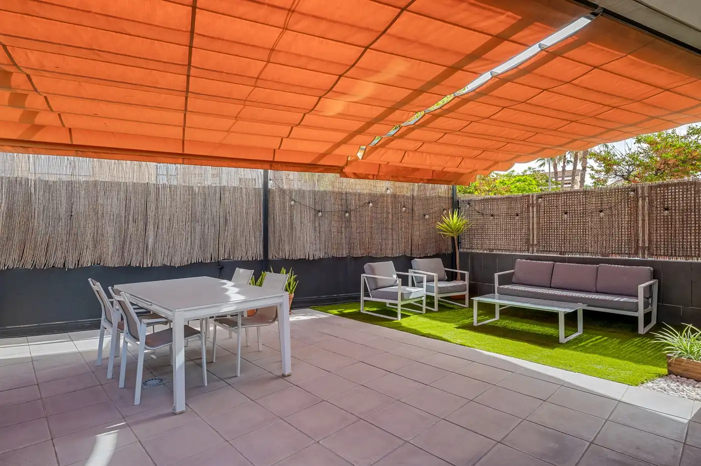 Terrassa de Planta baixa en venda en El Campello amb Aire condicionat, Calefacció i Jardí privat