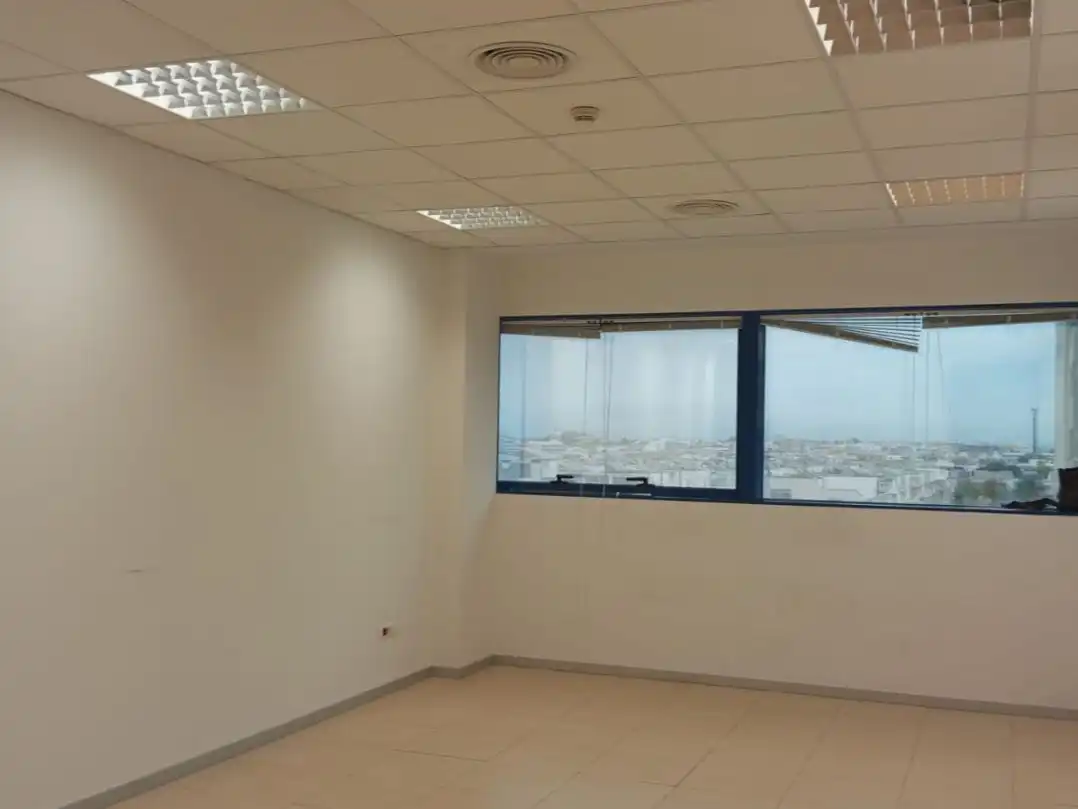 Office for rent in Sevilla  with Air Conditioner and Heating