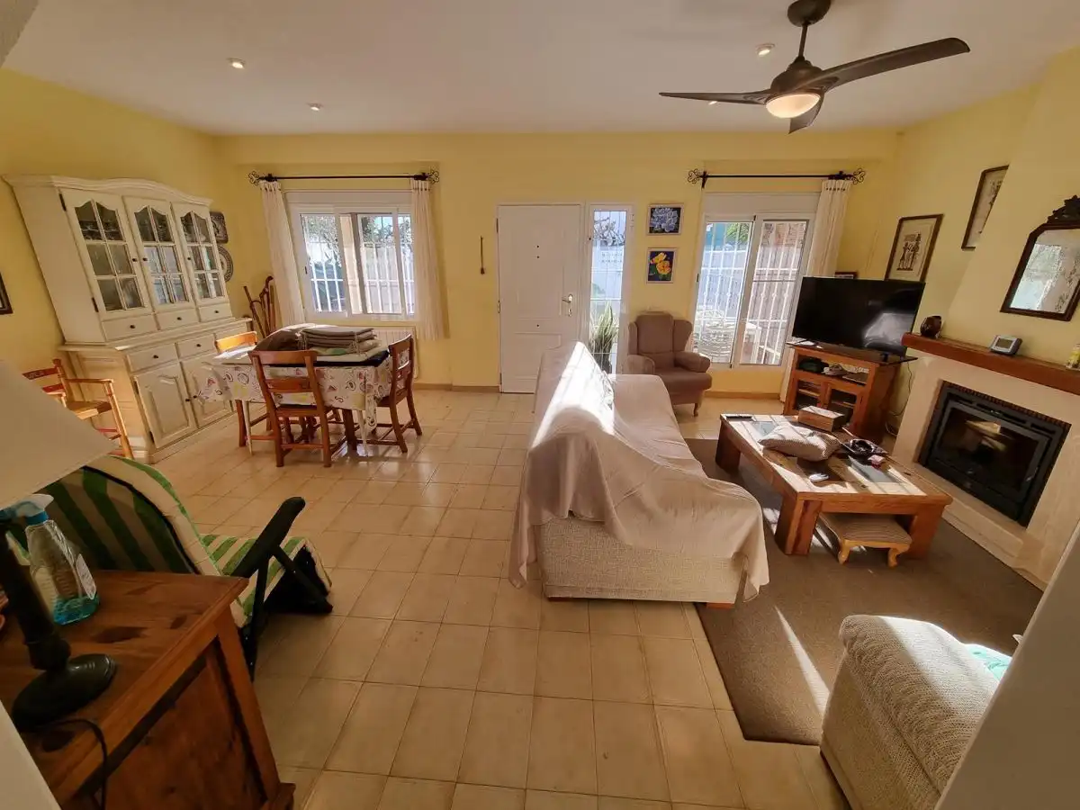 Sala d'estar de Casa o xalet en venda en Castellón de la Plana / Castelló de la Plana amb Aire condicionat, Calefacció i Terrassa