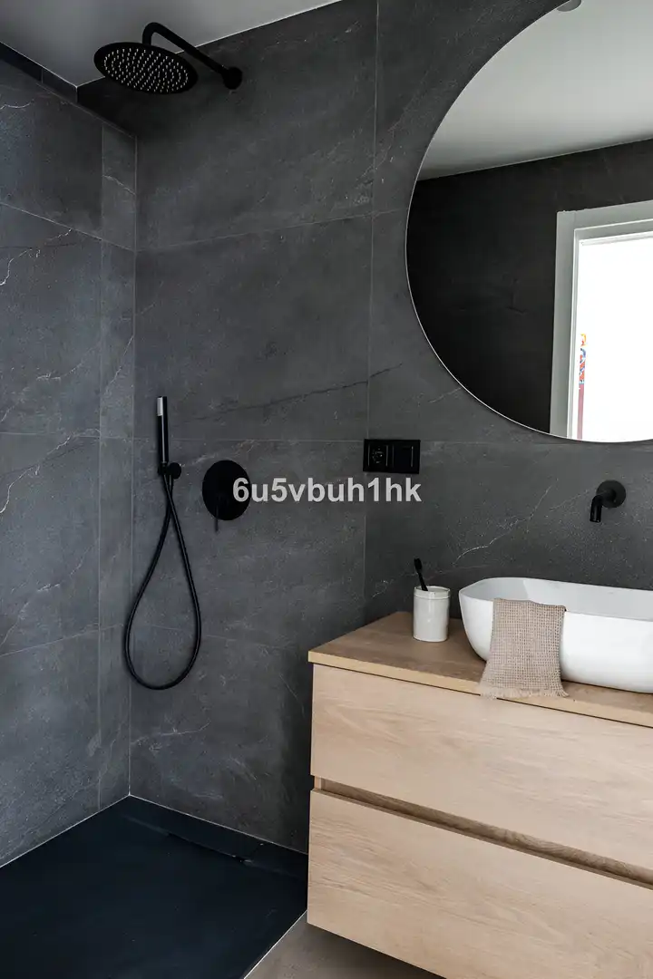Bathroom of Detached homes for sale in Málaga  with Terrace, Swimming Pool and Furnished