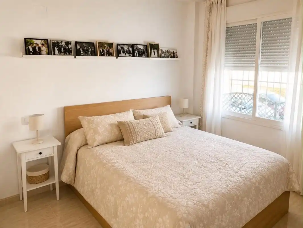Habitación de Planta baja en venta en Rincón de la Victoria con Aire acondicionado, Calefacción y Amueblado