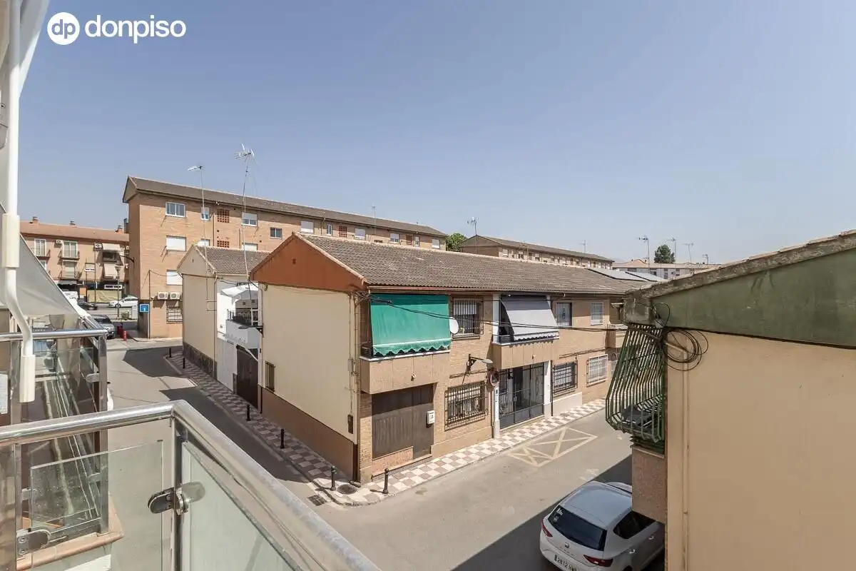Vista exterior de Pis en venda en Armilla amb Aire condicionat, Calefacció i Balcó