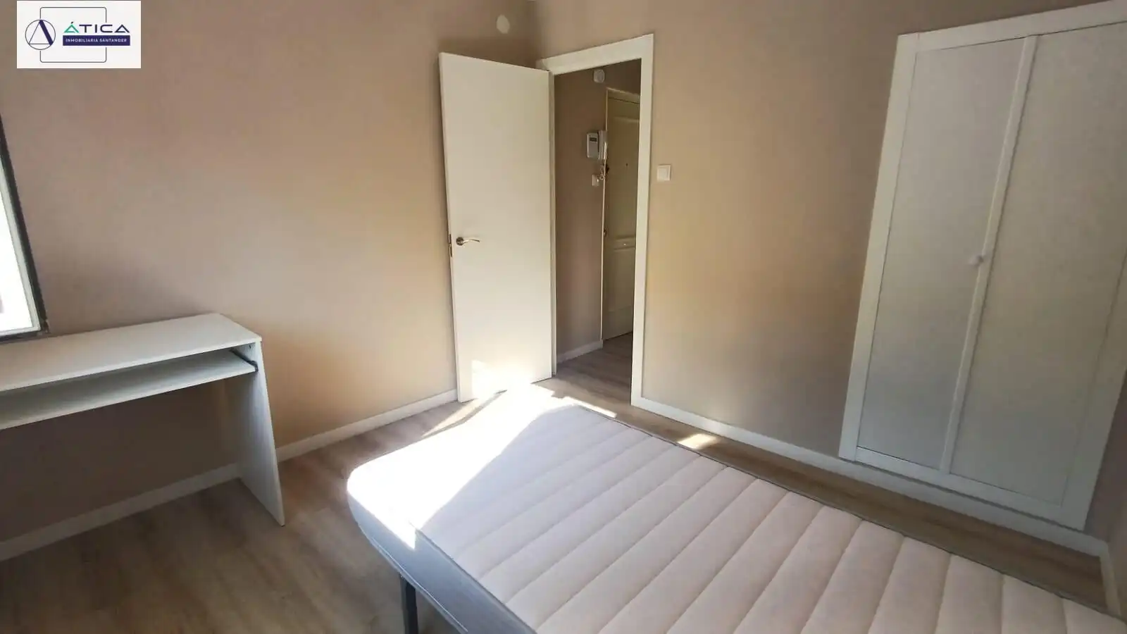 Bedroom of Flat for sale in Santander  with Heating