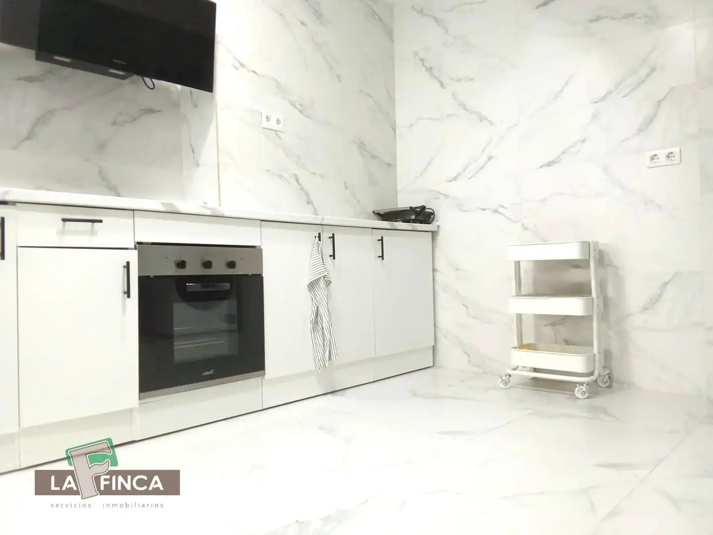 Kitchen of Flat for sale in Oviedo   with Heating and Furnished