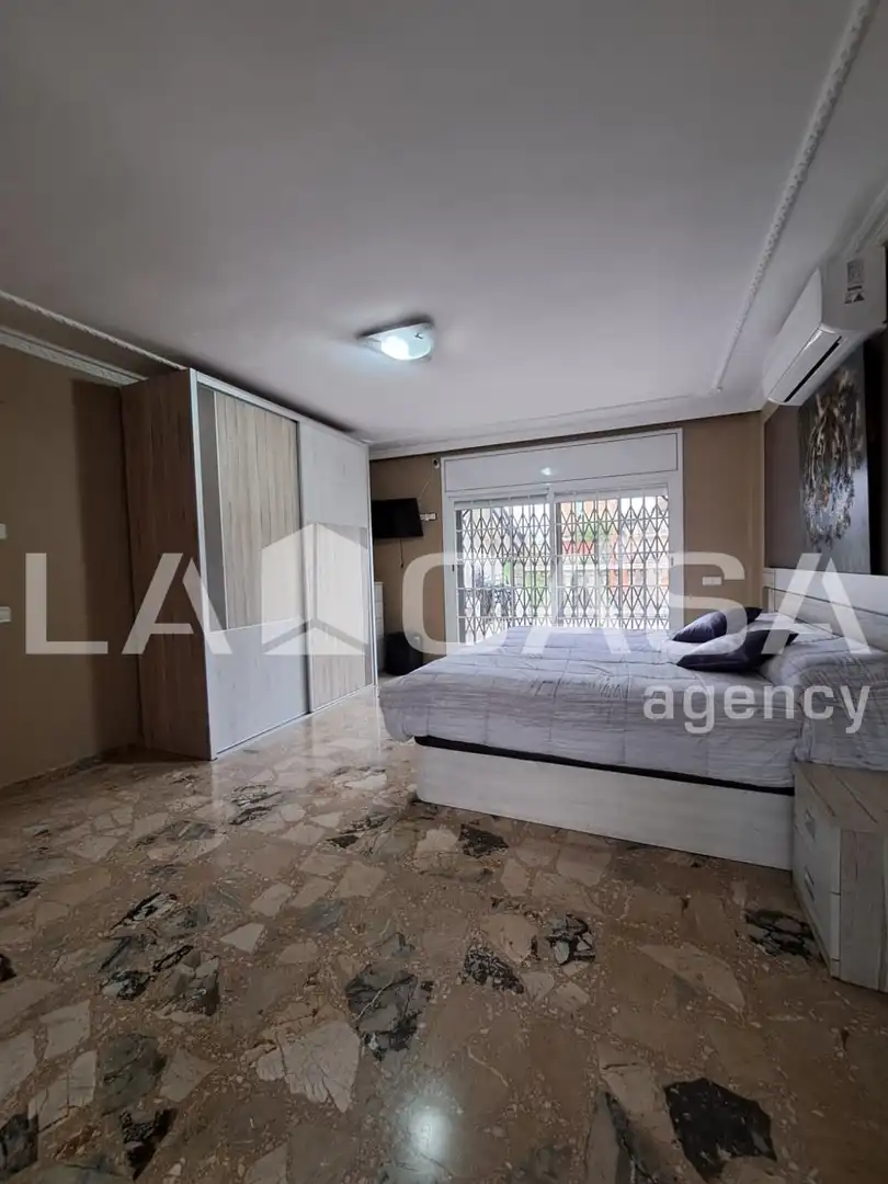 Dormitori de Casa o xalet en venda en Terrassa amb Terrassa i Piscina