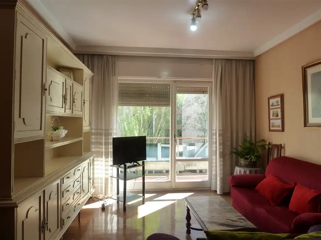 Sala d'estar de Pis en venda en  Pamplona / Iruña amb Calefacció, Parquet i Terrassa