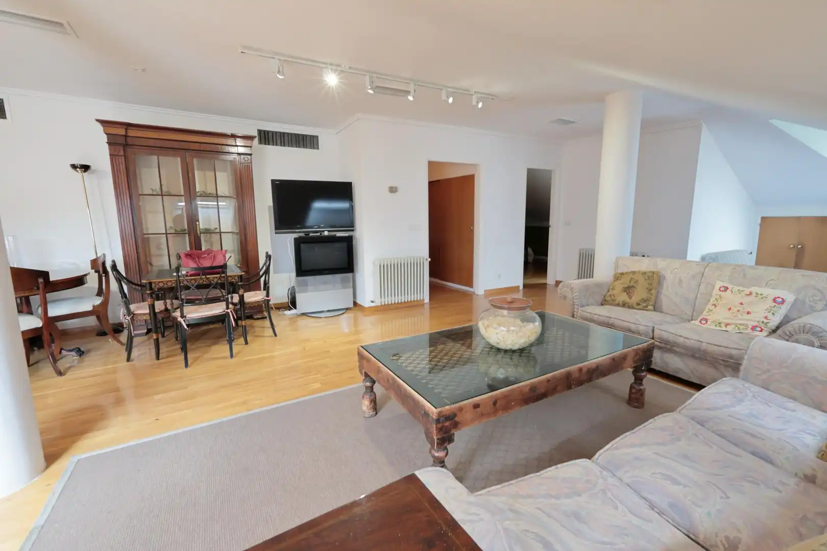 Wohnzimmer von Dachboden zum Verkauf in Bembibre mit Heizung und Balkon