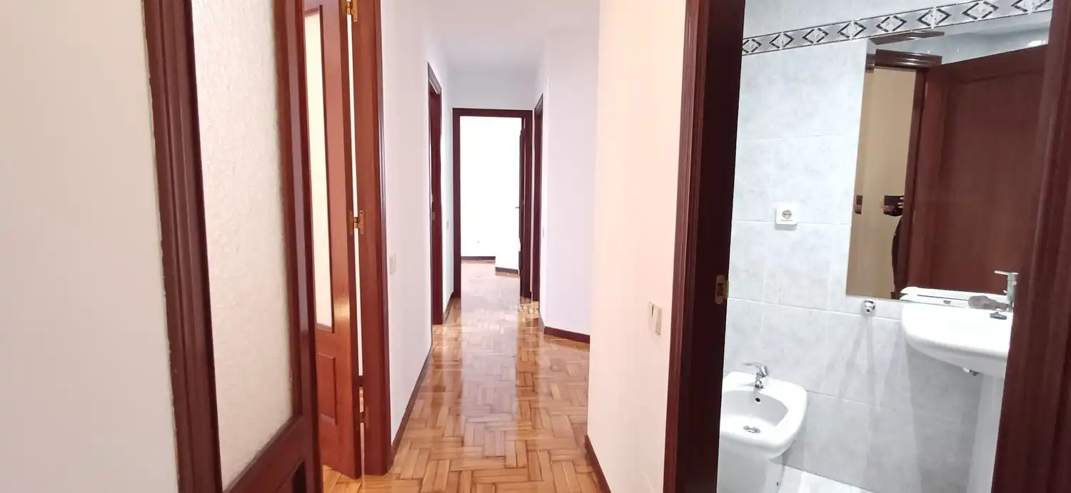 Wohnung zur Miete in Gijón  mit Heizung, Abstellraum und Schwimmbad