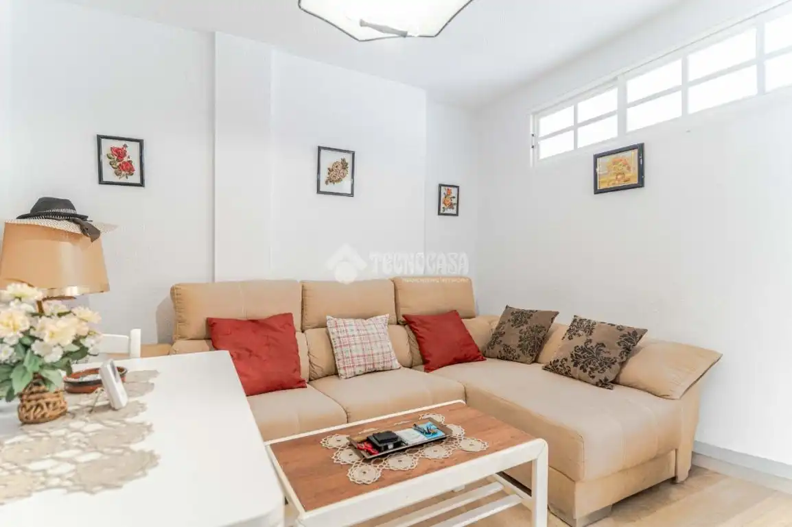 Sala de estar de Casa adosada en venta en Motril con Terraza, Trastero y Balcón