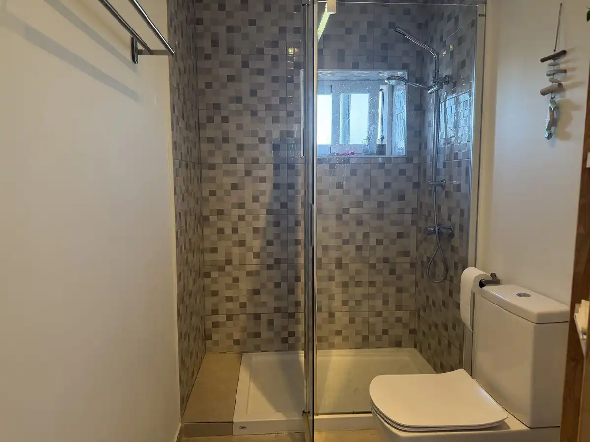 Baño de Apartamento en venta en Marbella con Aire acondicionado y Piscina comunitaria