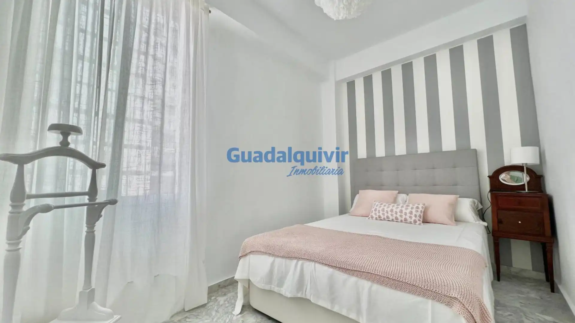 Bedroom of Apartments for rent in  Sevilla Capital  with Air Conditioner and Furnished