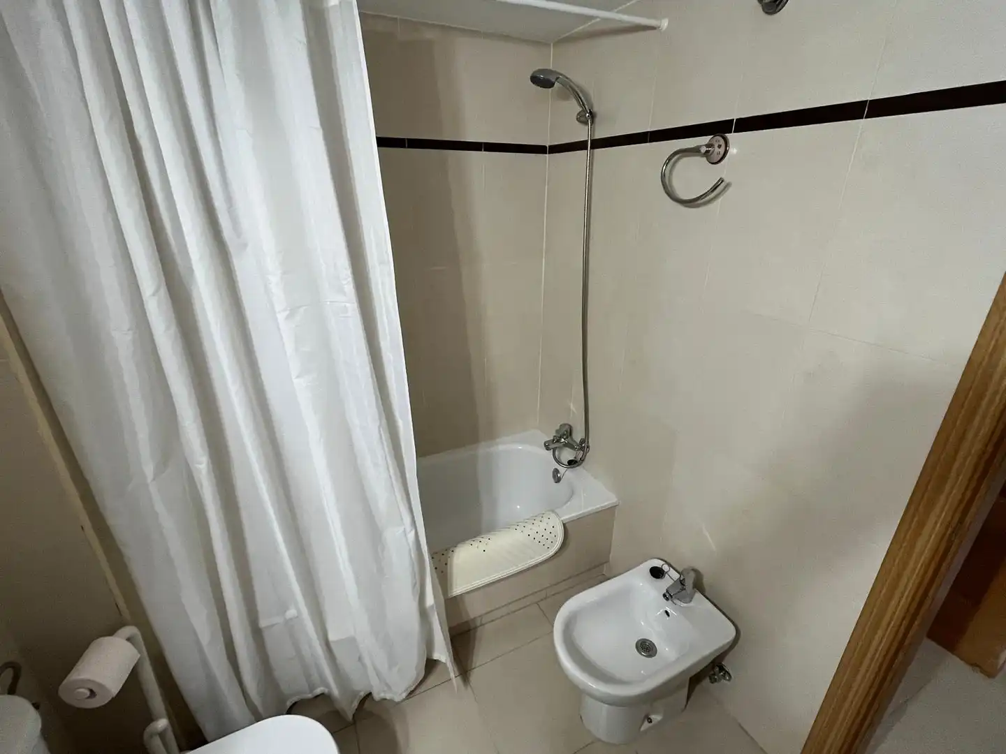 Bathroom of Flat for rent in Torremolinos  with Air Conditioner, Terrace and Pets allowed