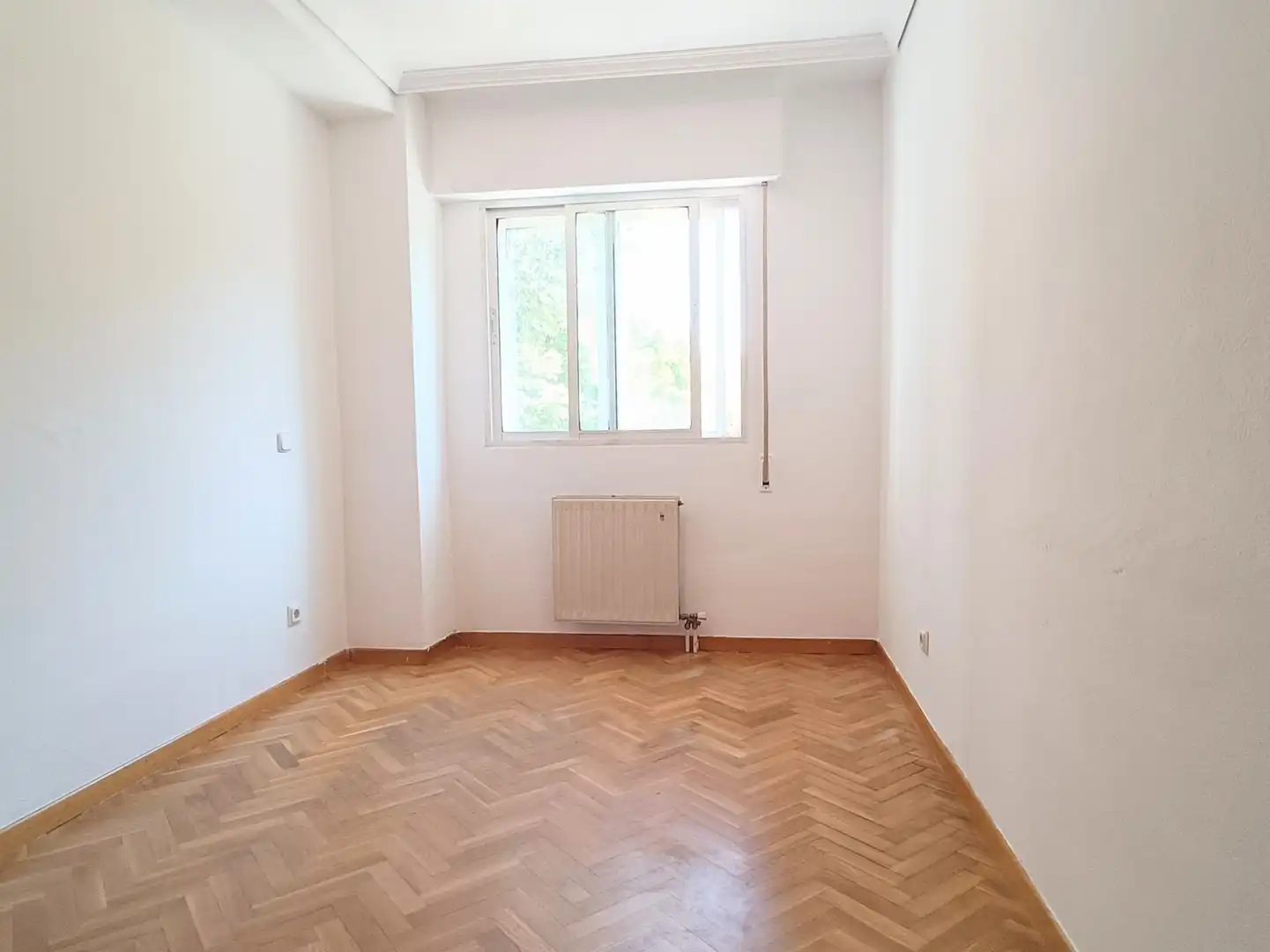 Bedroom of Flat for rent in Madrid  with Heating, Parquet flooring and Terrace