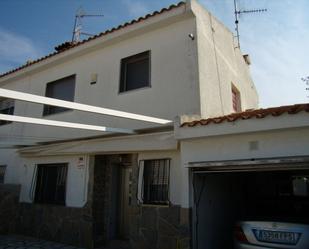 Vista exterior de Casa adosada en venda en Vinaròs amb Aire condicionat, Calefacció i Terrassa
