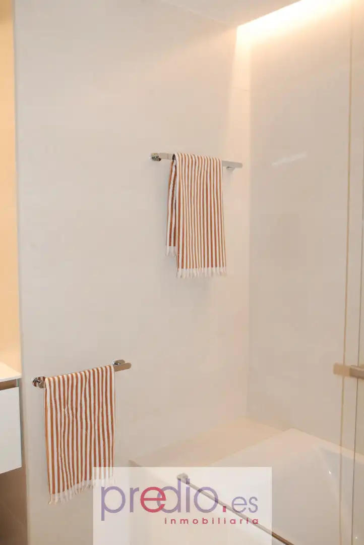 Baño de Piso en venta en Lugo con Calefacción, Parquet y Terraza