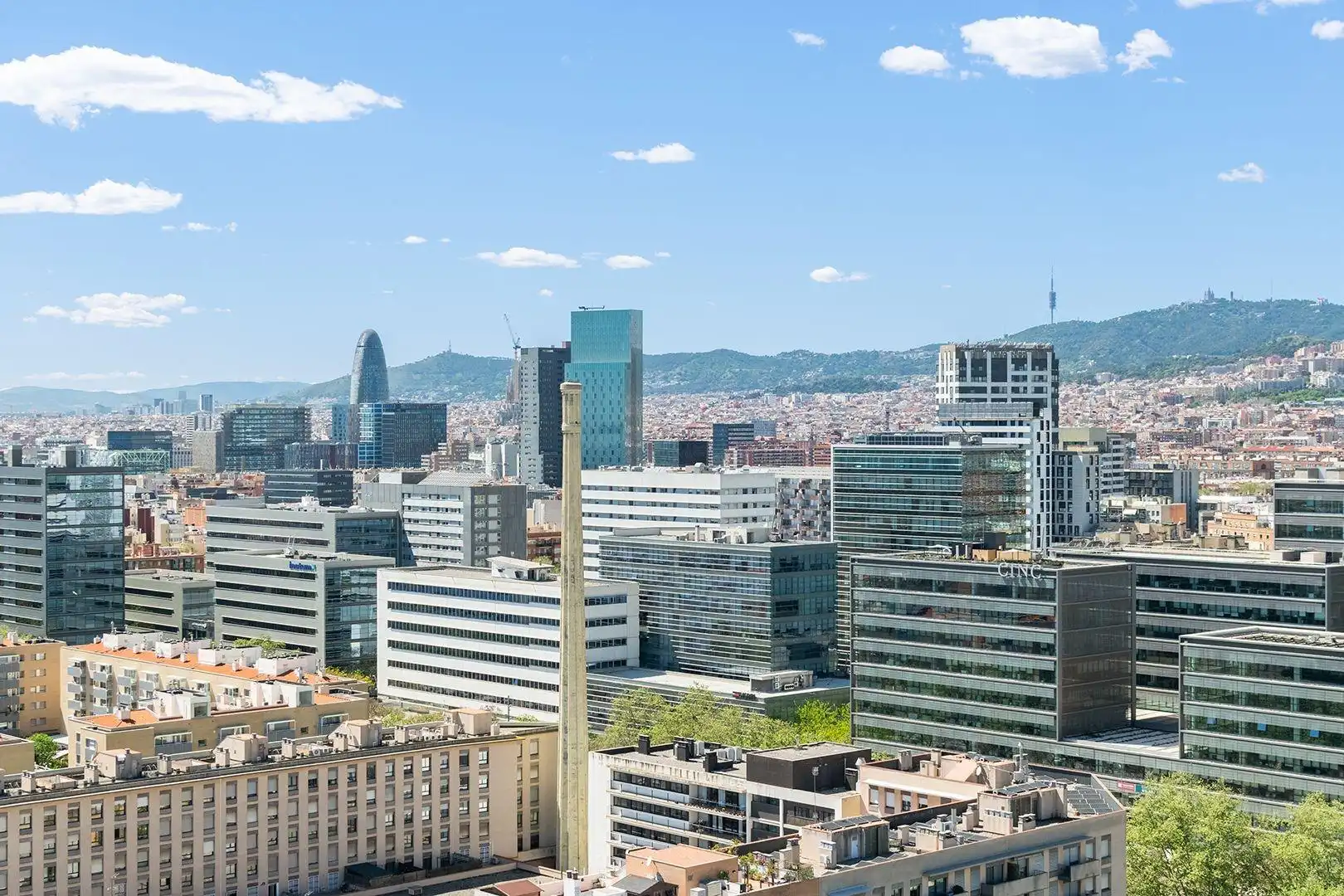 Außenansicht von Maisonette zum Verkauf in Barcelona mit Klimaanlage, Heizung und Privatgarten