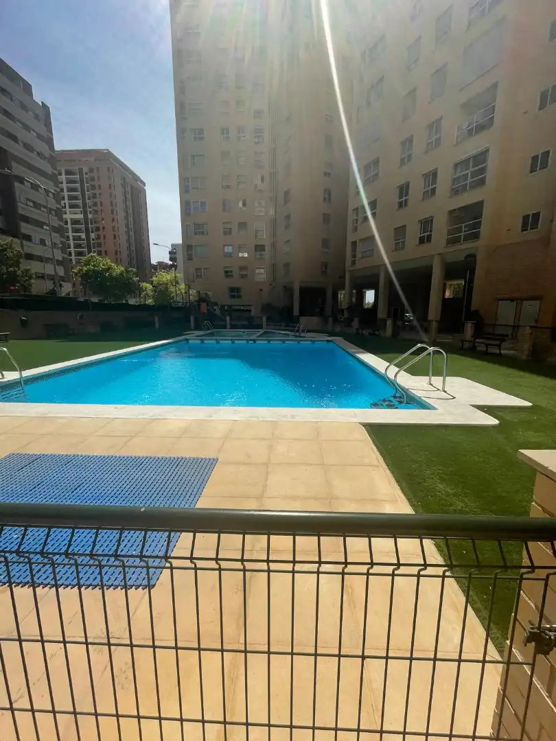 Piscina de Piso en venta en Valencia con Aire acondicionado, Calefacción y Amueblado
