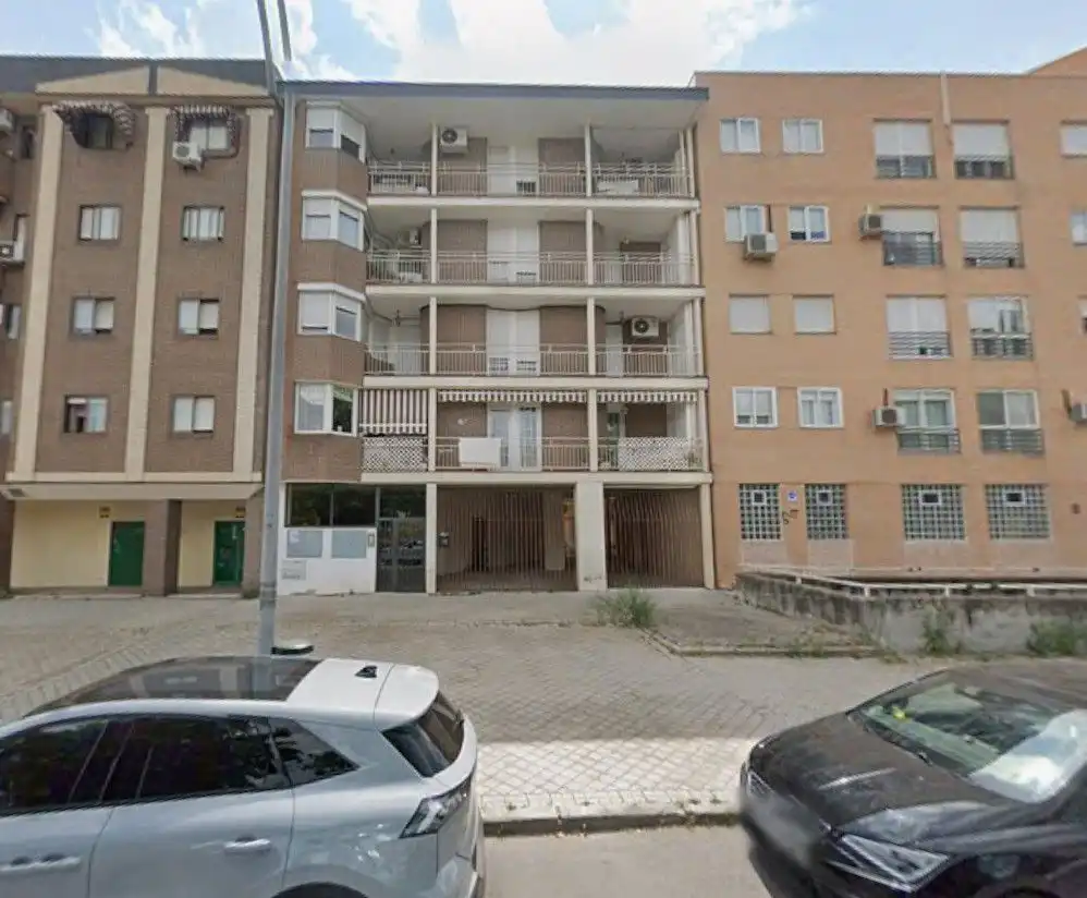 Außenansicht von Garage zum Verkauf in Leganés