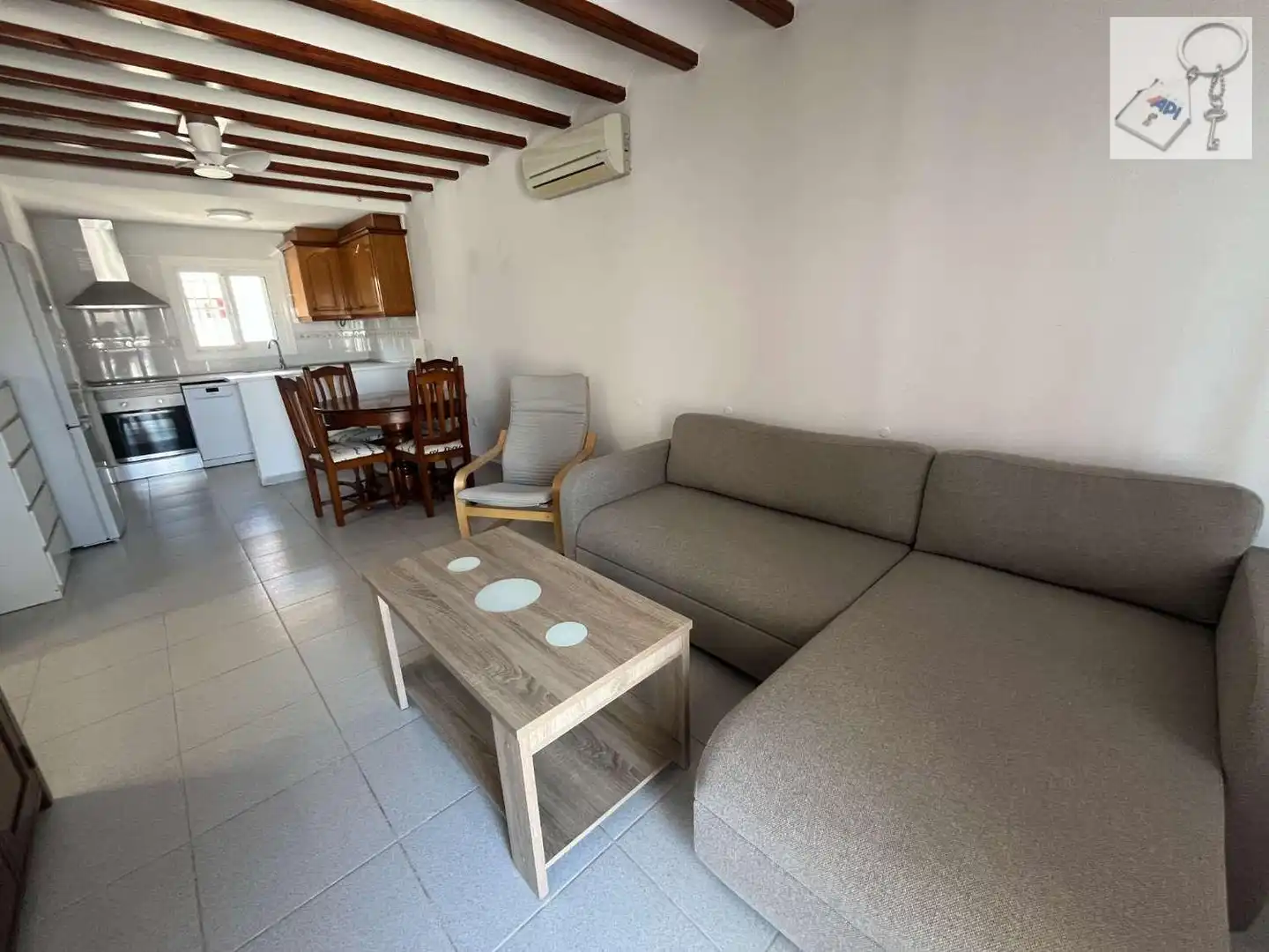 Sala d'estar de Casa o xalet en venda en Orihuela amb Aire condicionat, Terrassa i Moblat