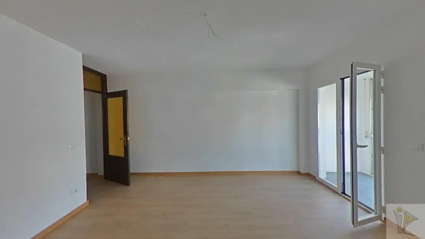 Piso en venta en CL LA BAÑEZA , Sudeste Industrial