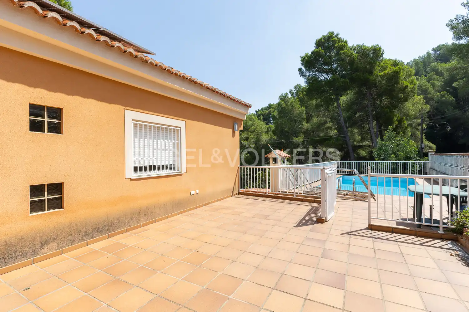 Vista exterior de Casa o chalet en venta en Alzira con Calefacción, Jardín privado y Parquet