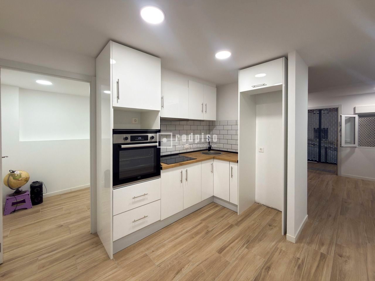 Kitchen of Premises for sale in  Barcelona Capital  with Air Conditioner