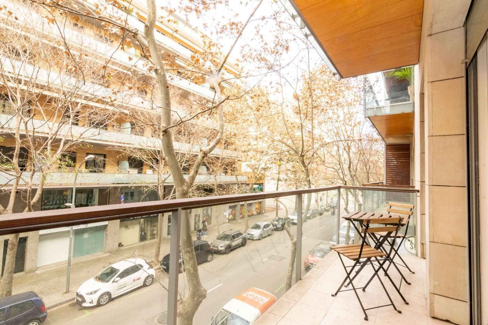Exterior view of Study to share in  Barcelona Capital  with Air Conditioner and Terrace