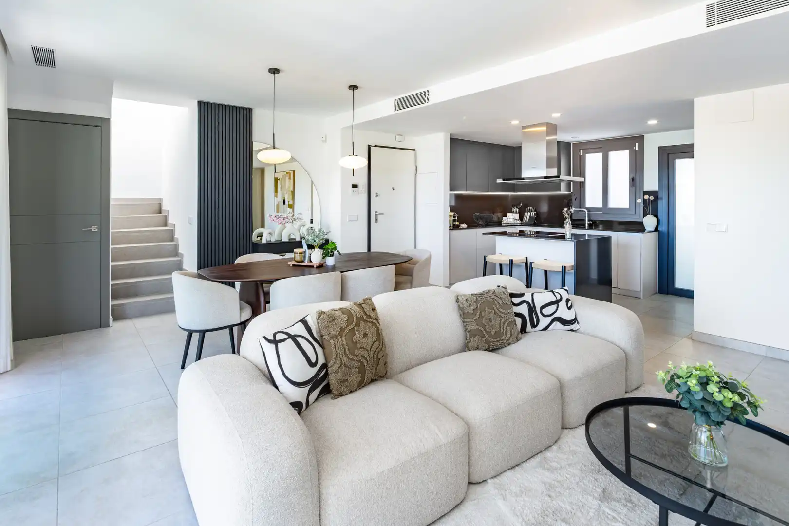 Penthouse with balcony for sale in Estepona Pueblo, imagen 3