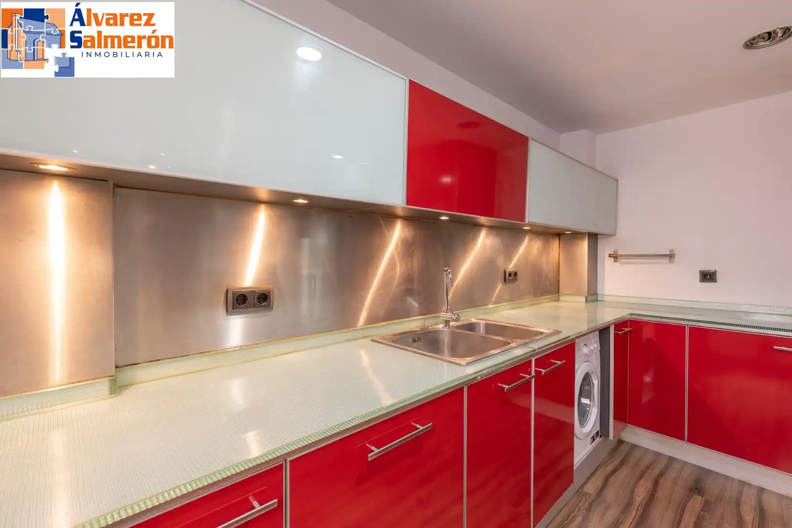 Cuina de Loft en venda en Granada amb Aire condicionat, Calefacció i Parquet