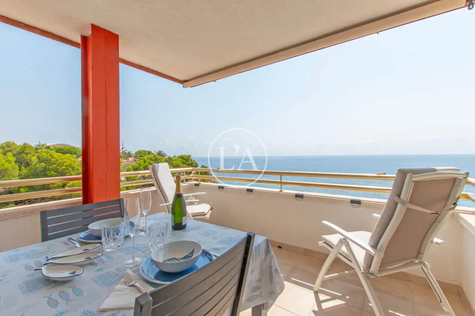 Apartment with lift for sale in Passeig del Mediterrani