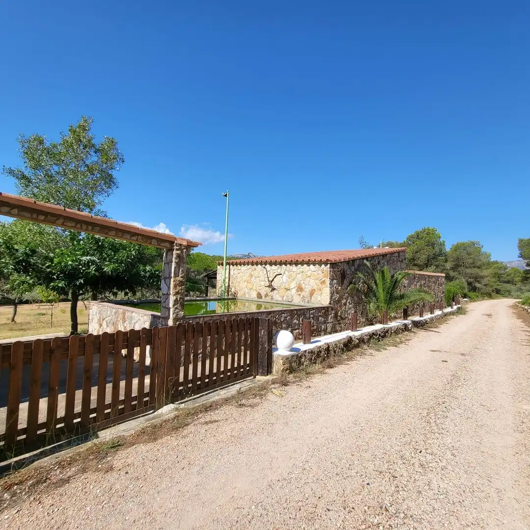 Casa rústica con piscina en venta en El Perelló, imagen 3