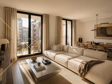 Penthouse with balcony for sale in Eixample